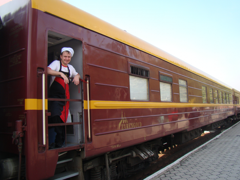 Кыргызстанга Германиянын туристтери менен туристтик поезд келди