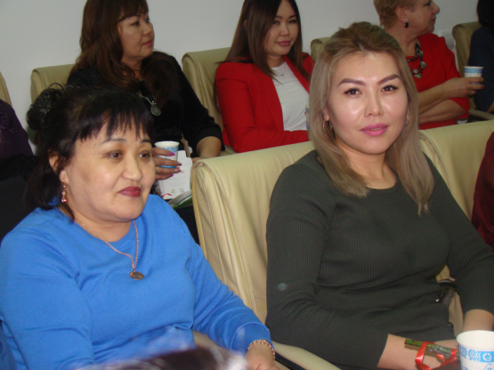 Руководство ГП «НК «Кыргыз темир жолу» поздравило женщин железнодорожников с Международным женским днем.
