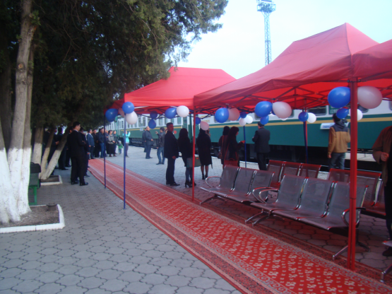 Пассажирский поезд сообщением «Ташкент-Рыбачье-Ташкент» прибыл в Бишкек