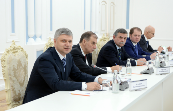 Президент С.Жээнбеков принял гендиректора «Российских железных дорог» О.Белозерова