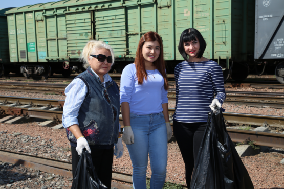 В рамках Всемирного дня чистоты ГП «НК «Кыргыз темир жолу» организовало субботник.