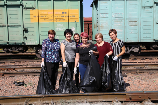 В рамках Всемирного дня чистоты ГП «НК «Кыргыз темир жолу» организовало субботник.